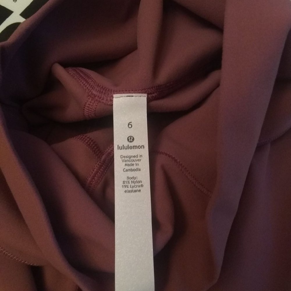 SOLD Lululemon Align Pant 25", Sz 6, - Picture 5 of 6